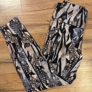 Calvin Klein perfume leggings